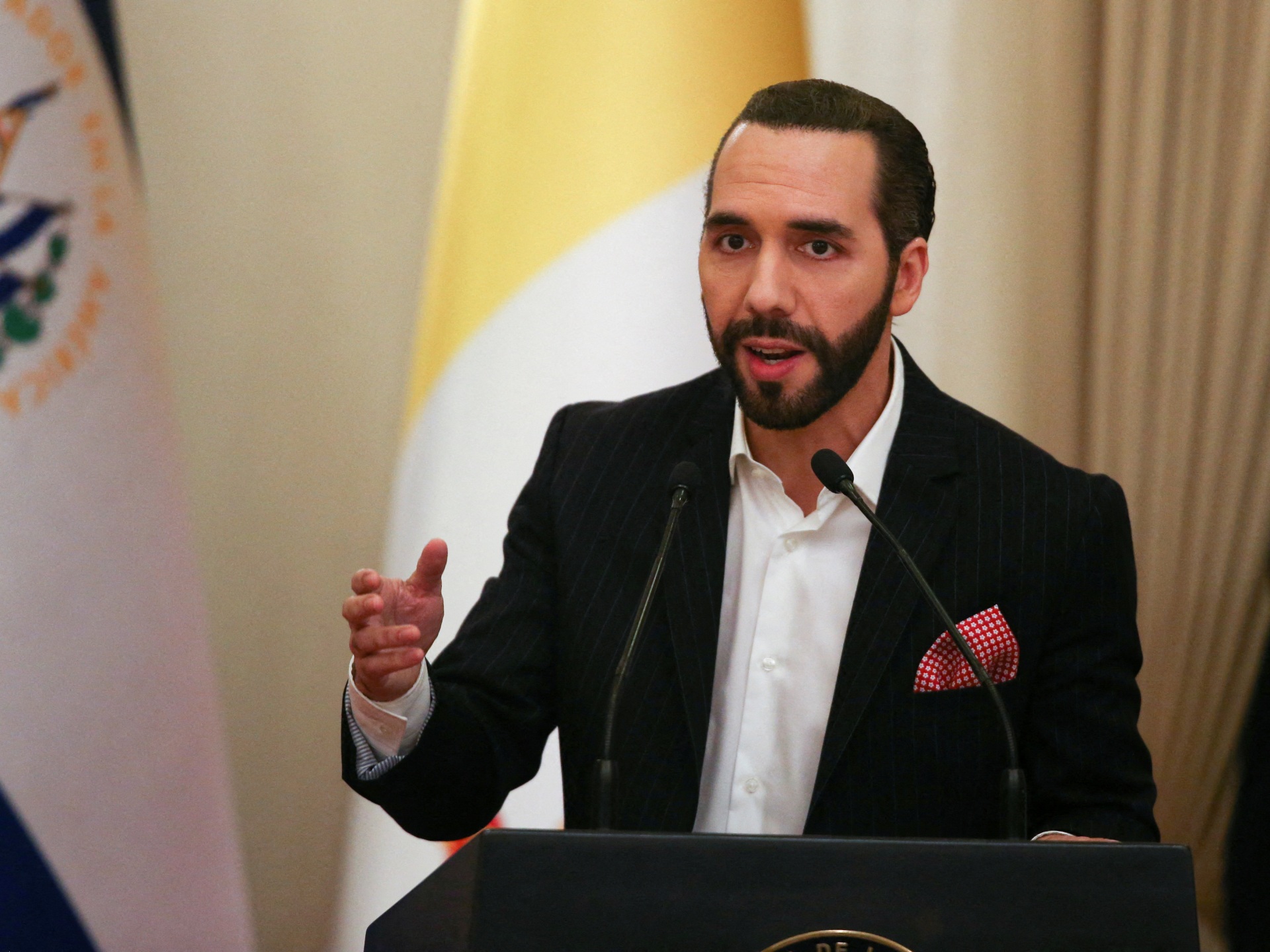 El Salvador passes law on cryptocurrency transfers