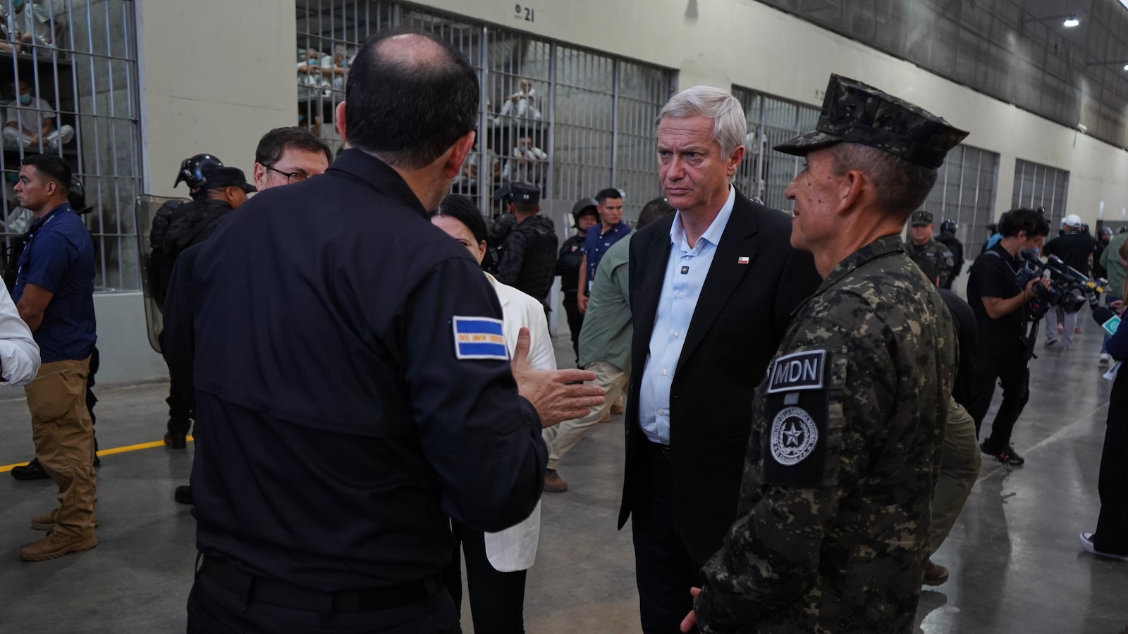 Chile's far-right president-elect visits El Salvador mega-prison, plans to talk security with Bukele